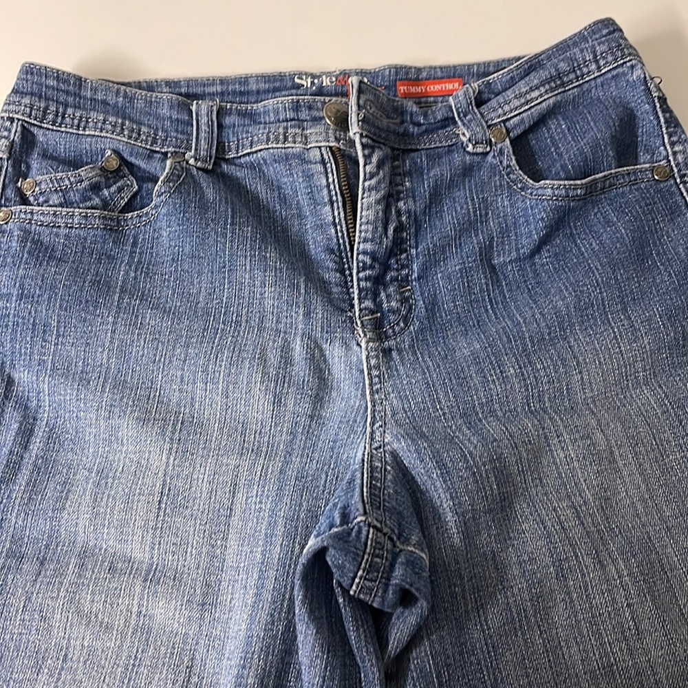 EUC Style & Co (Macy's) Tummy Control Capri Jeans size 8